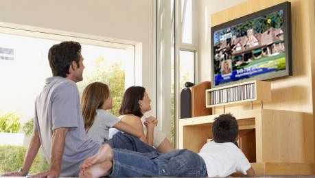 Watching_TV-23